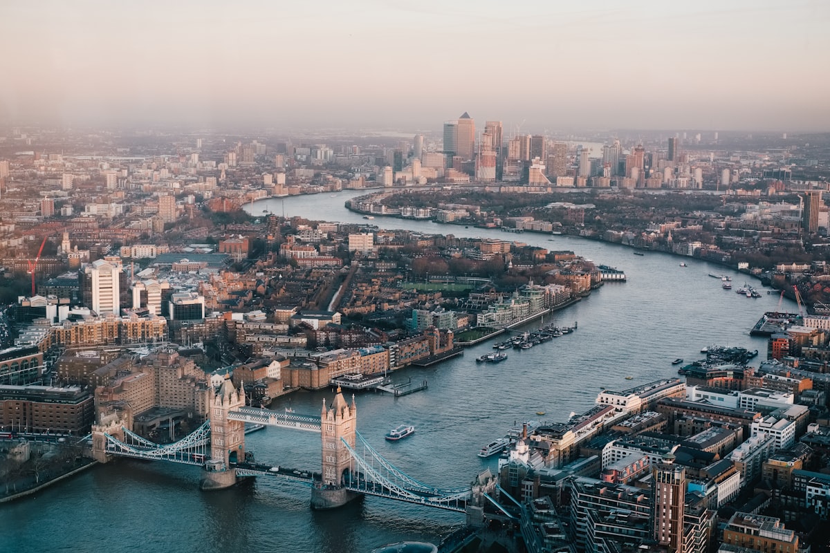 cheap flights from Cape Town to London